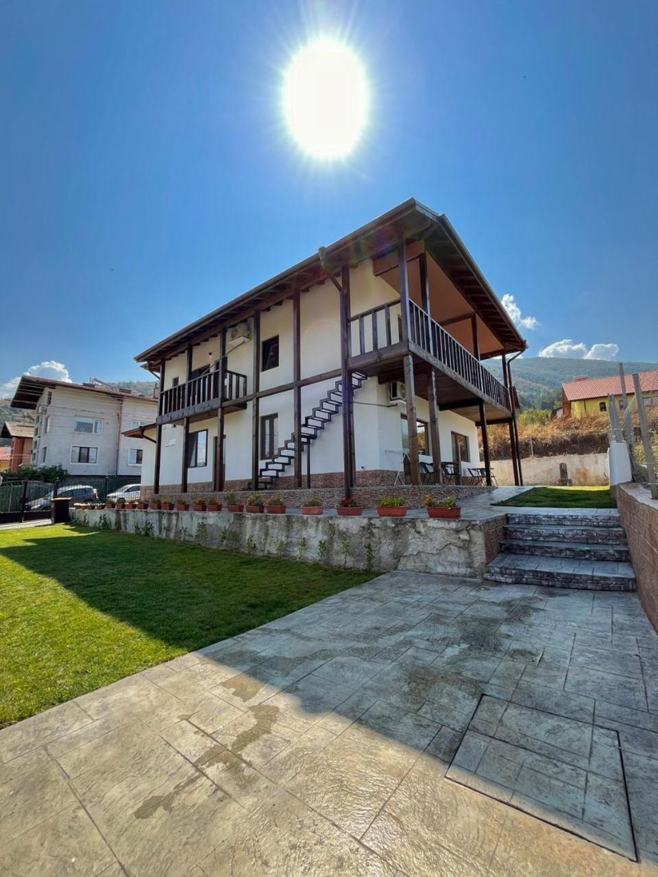 Villa Medi Boutique Saparewa Banja Exterior foto